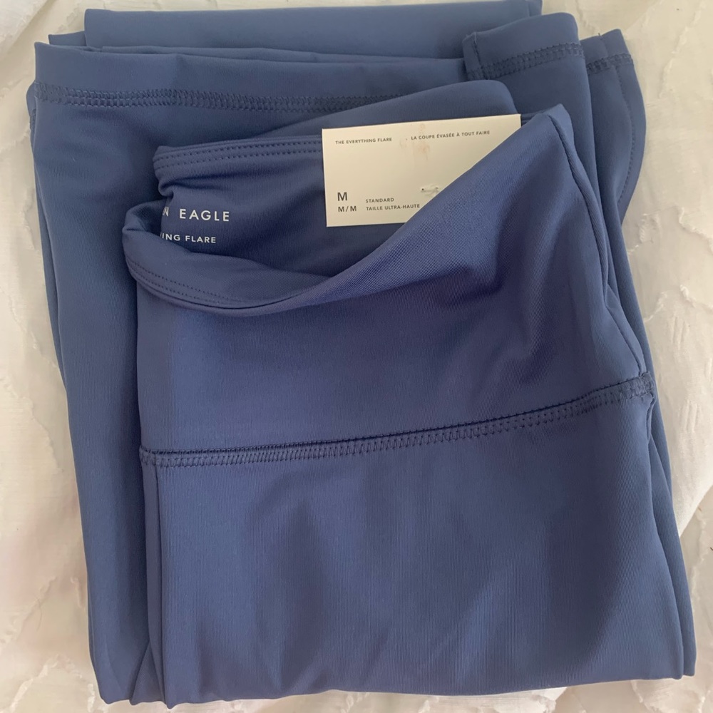 American Eagle blue flared leggings